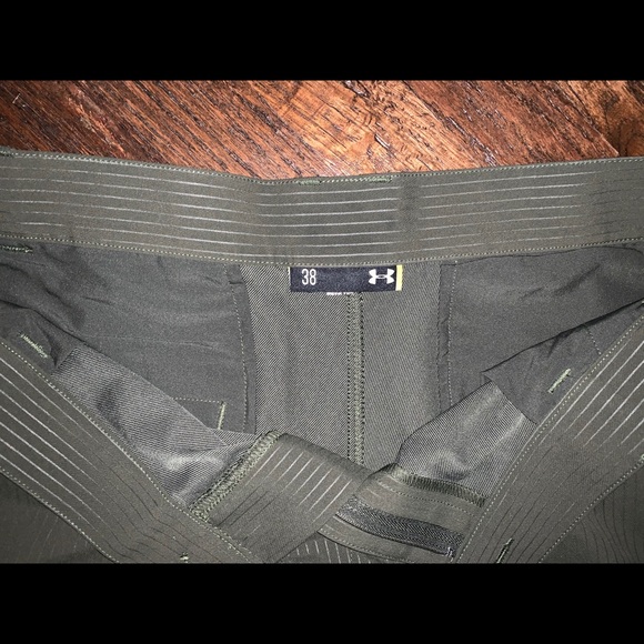Under Armour shorts size 38 military green - Picture 3 of 3